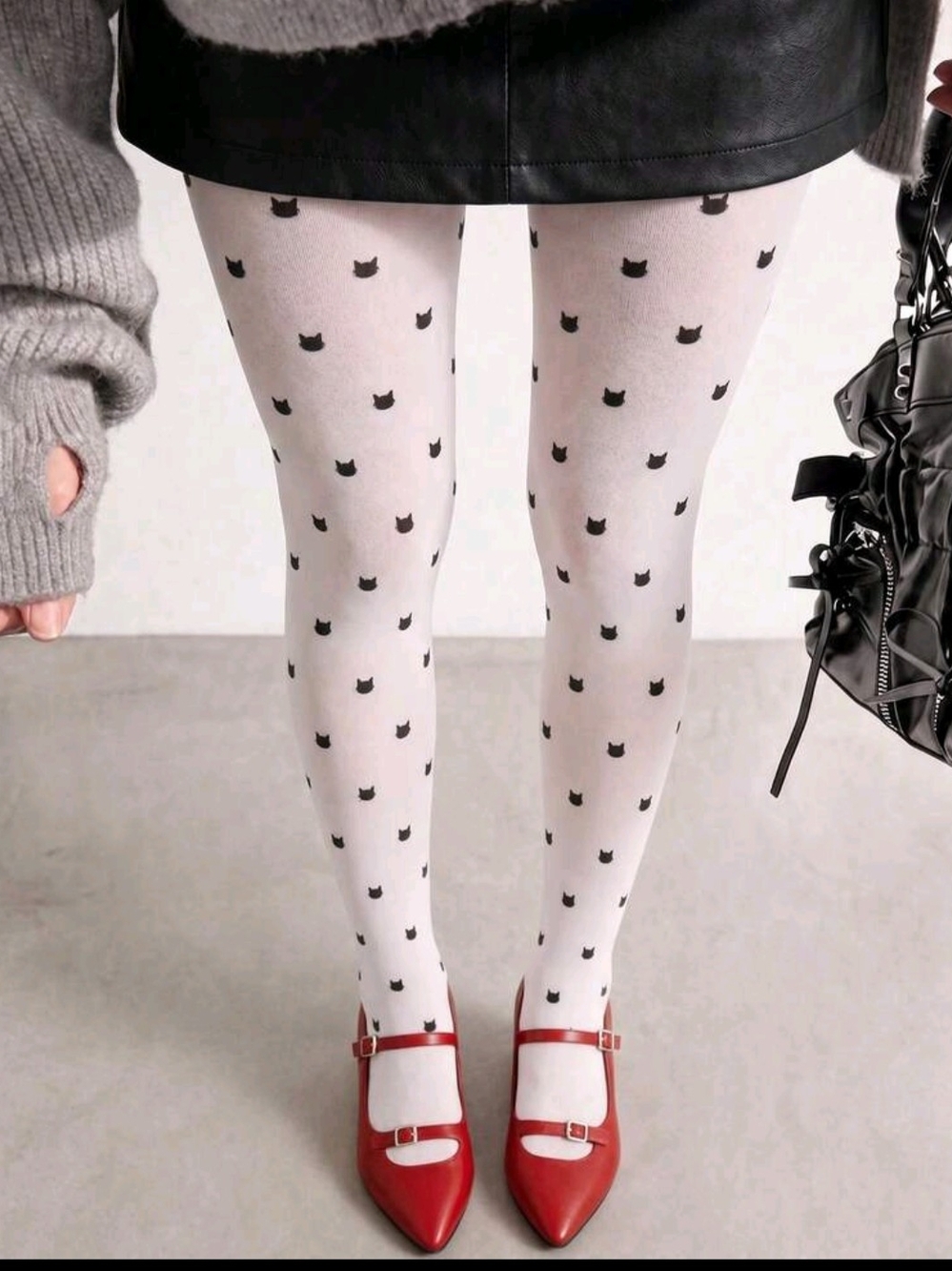 White Cat Print Tights with Black Motif - Stylish Pet-Themed Hosiery